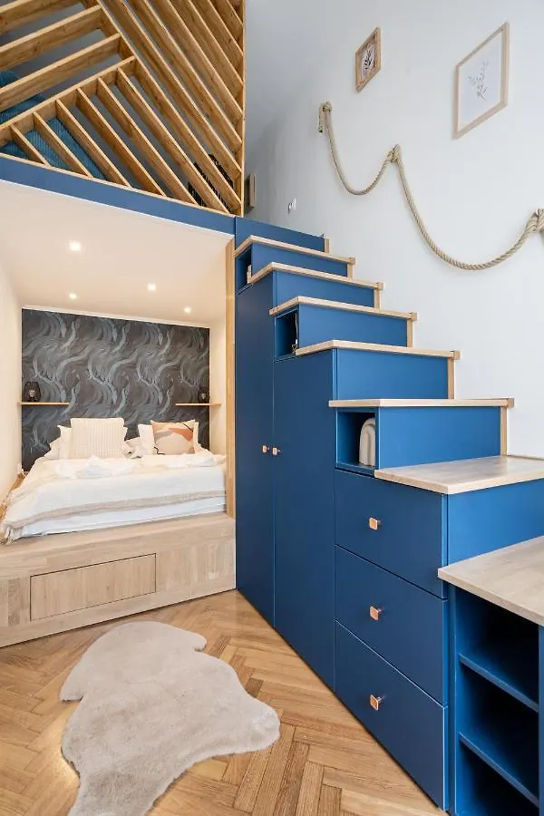 Solar System Apartment With Gallery بودابست