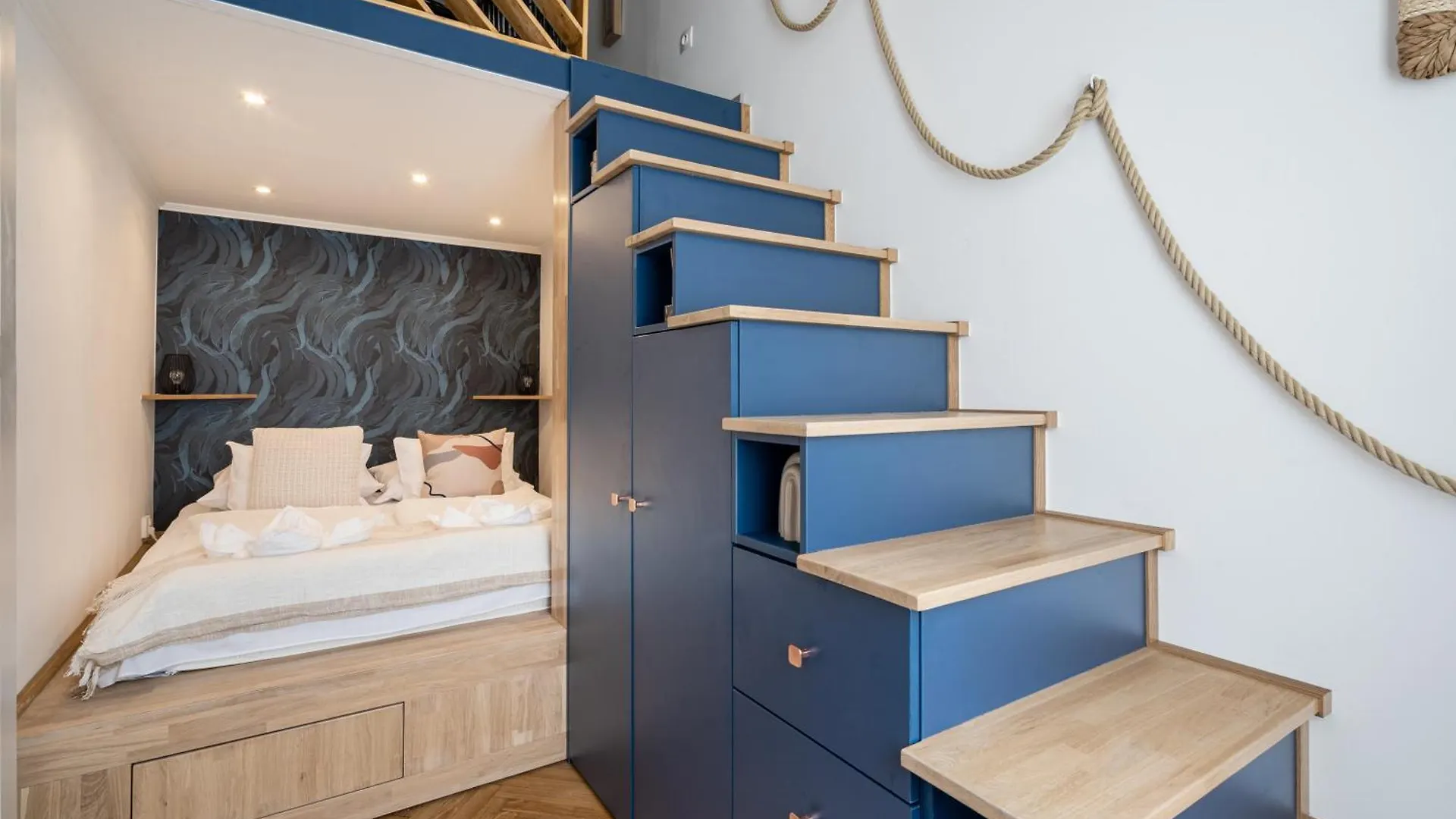 Solar System Apartment With Gallery بودابست