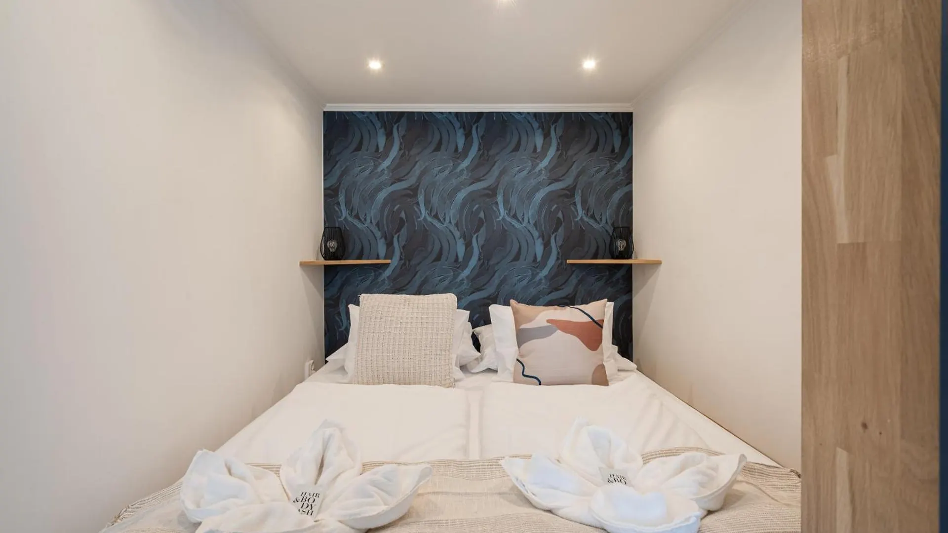 Solar System Apartment With Gallery بودابست المجر