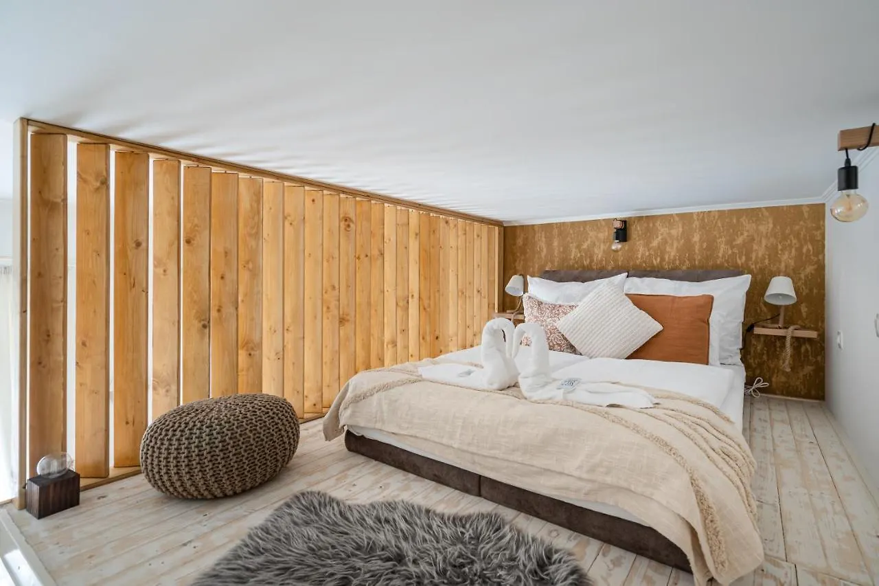 Solar System Apartment With Gallery Budapest
